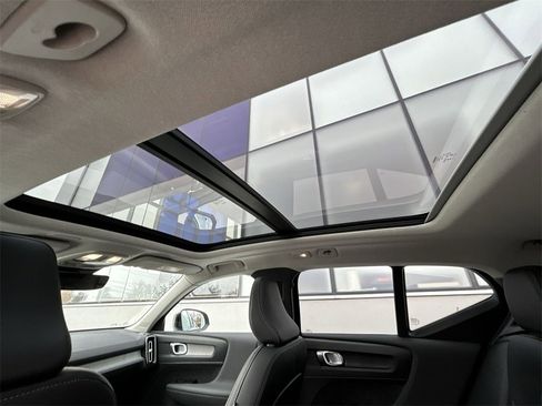 New 2026 Volvo XC40 B5 Plus w/ Protection Package Premier image 24