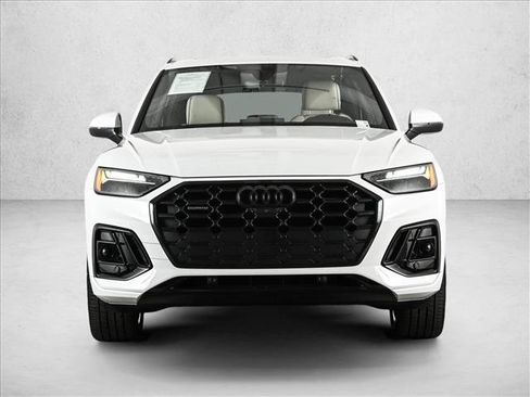 Certified 2024 Audi Q5 2.0T Premium Plus AWD/4WD image 2