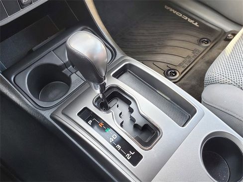 Used 2015 Toyota Tacoma 4x4 Double Cab w/ TRD Sport Package image 28