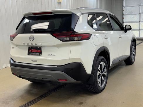 Used 2023 Nissan Rogue SV w/ SV Premium Package image 5