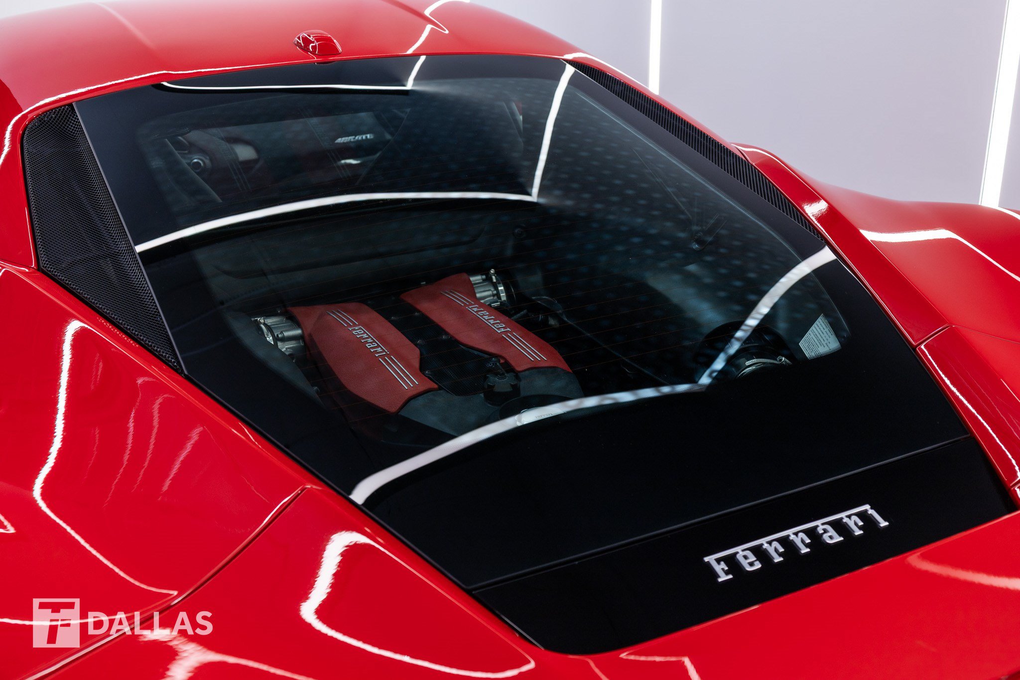Used 2018 Ferrari 488 GTB RWD image 12