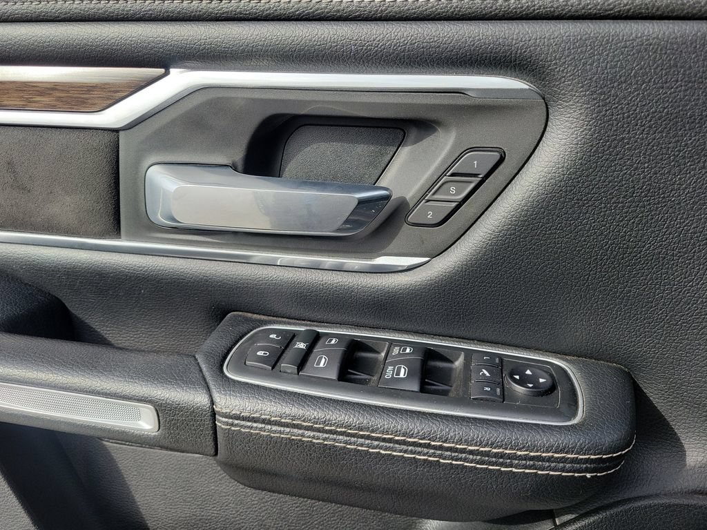 Used 2020 RAM 1500 Laramie AWD/4WD image 12