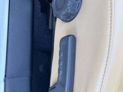 Used 2018 Jeep Wrangler Unlimited Sahara w/ Cold Weather Group AWD/4WD image 16