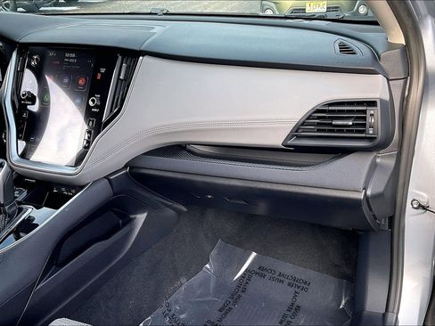 Used 2020 Subaru Outback Premium image 17