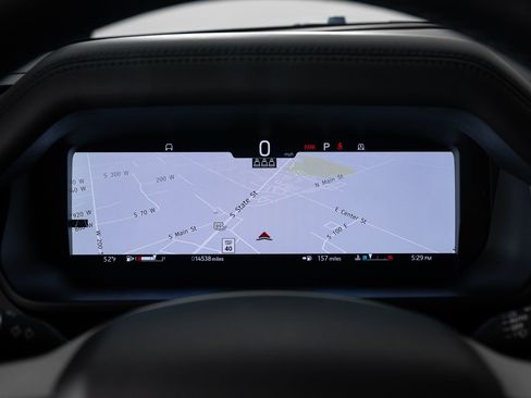 Used 2024 Land Rover Defender 110 SE image 33