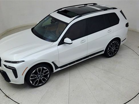 Used 2025 BMW X7 xDrive40i w/ M Sport Package image 82