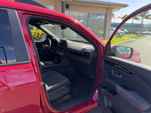 Used 2023 Honda Pilot Sport image 19