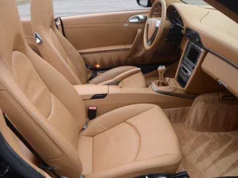 Used 2005 Porsche 911 Carrera image 11