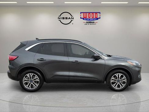 Used 2020 Ford Escape SEL image 2