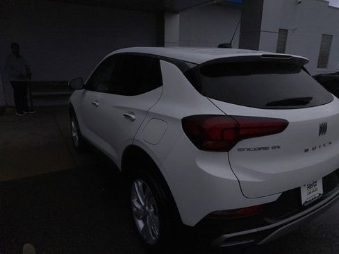 Used 2025 Buick Encore GX Preferred image 14