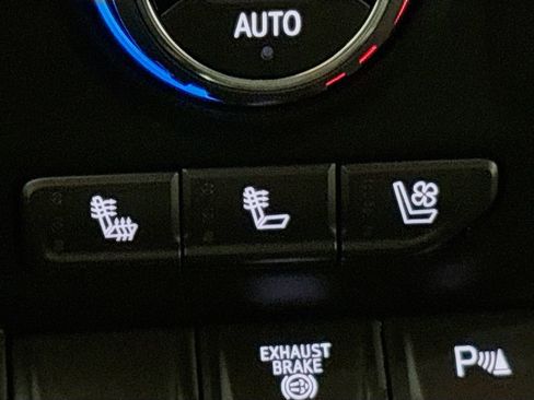 Certified 2022 Chevrolet Silverado 2500 LTZ w/ LTZ Plus Package image 23