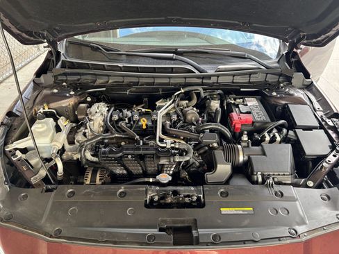 Used 2025 Nissan Altima 2.5 SV FWD image 33