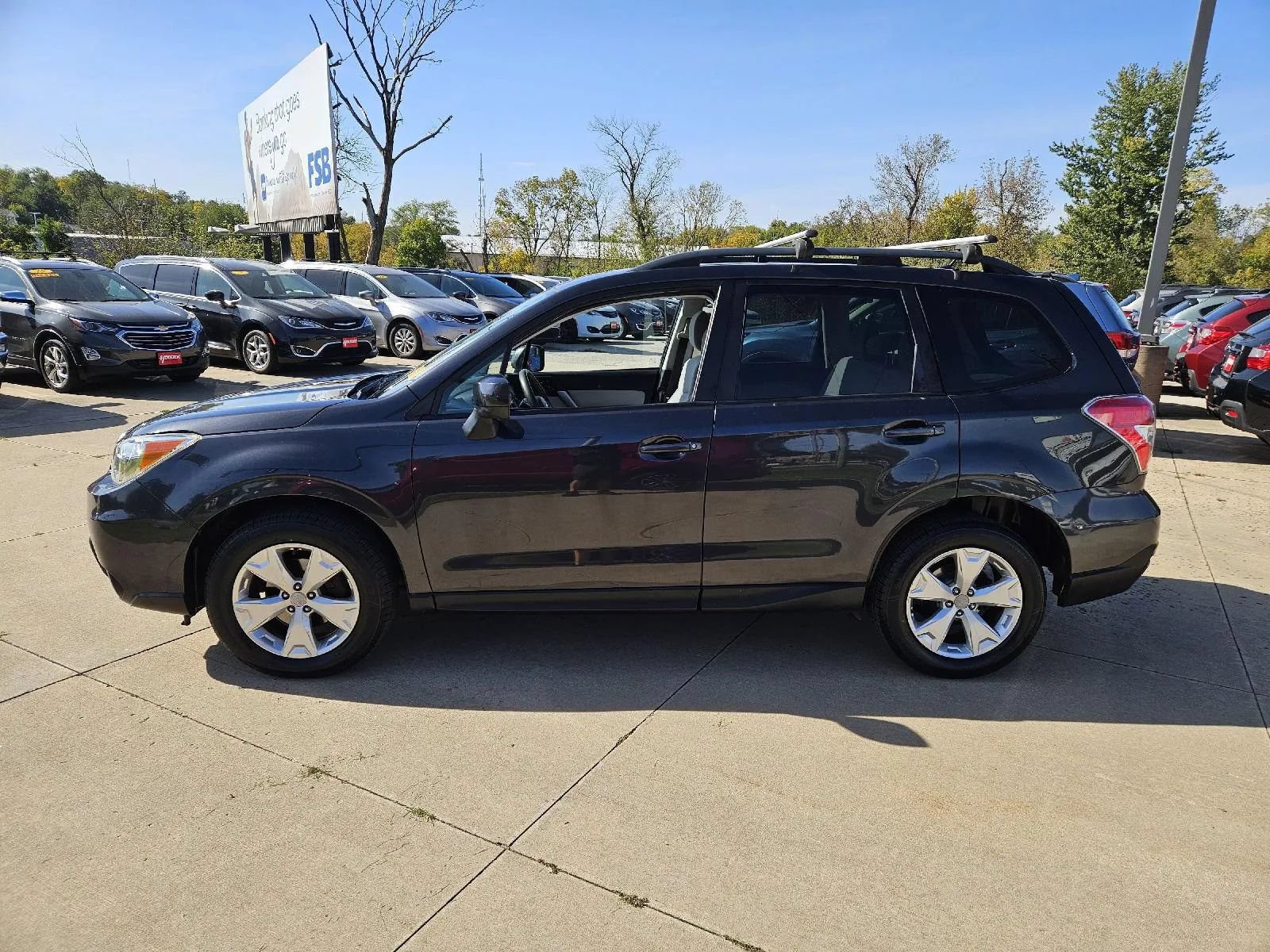 Used 2015 Subaru Forester 2.5i Premium w/ All-Weather Package AWD/4WD image 4