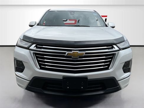 Used 2023 Chevrolet Traverse Premier image 2