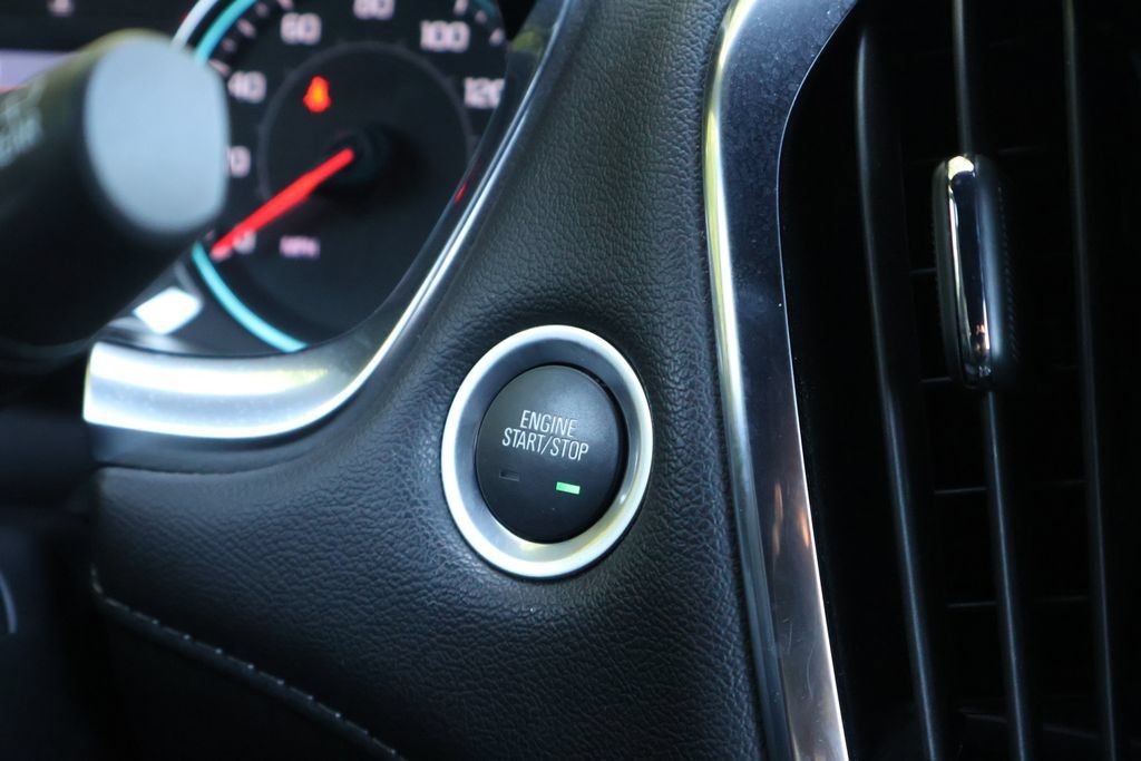 Certified 2023 Chevrolet Traverse LT FWD image 29