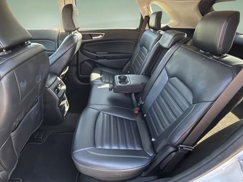 Used 2024 Ford Edge SEL image 19