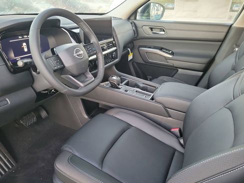 New 2026 Nissan Pathfinder SL image 7
