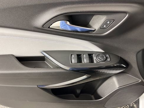 Used 2025 Chevrolet Trax LT w/ LT Convenience Package image 26