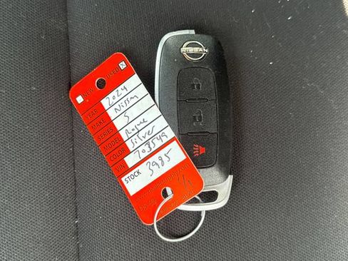 Used 2024 Nissan Rogue S AWD/4WD image 27