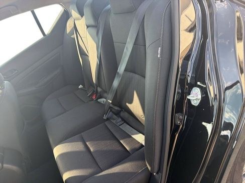 Used 2024 Nissan Altima 2.5 SV FWD image 7