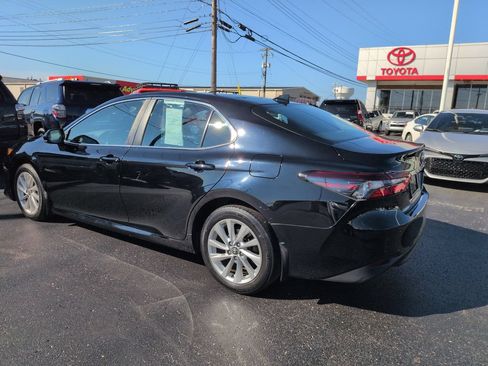 Used 2021 Toyota Camry LE AWD/4WD image 3