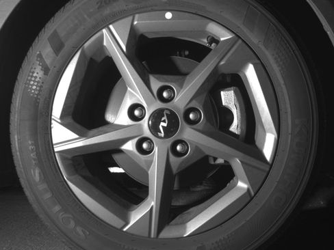 Used 2025 Kia K4 LXS image 13