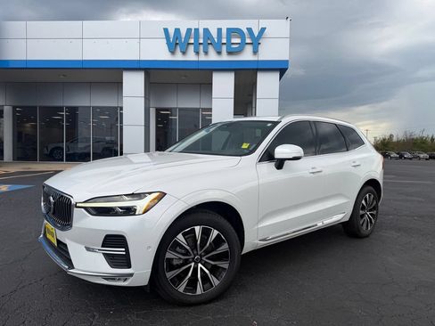 Used 2023 Volvo XC60 B5 Plus AWD/4WD image 1