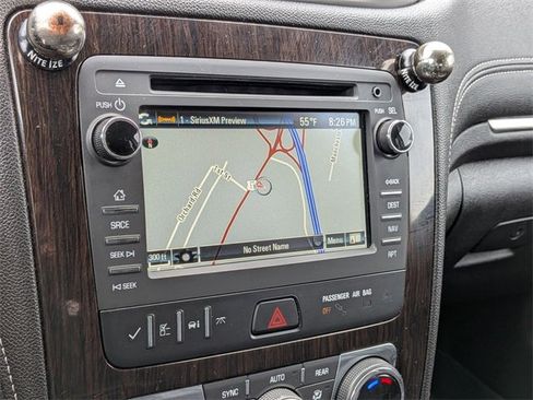 Used 2017 Chevrolet Traverse LT image 16