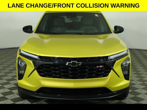 Used 2024 Chevrolet Trax RS w/ Sunroof Package FWD image 10