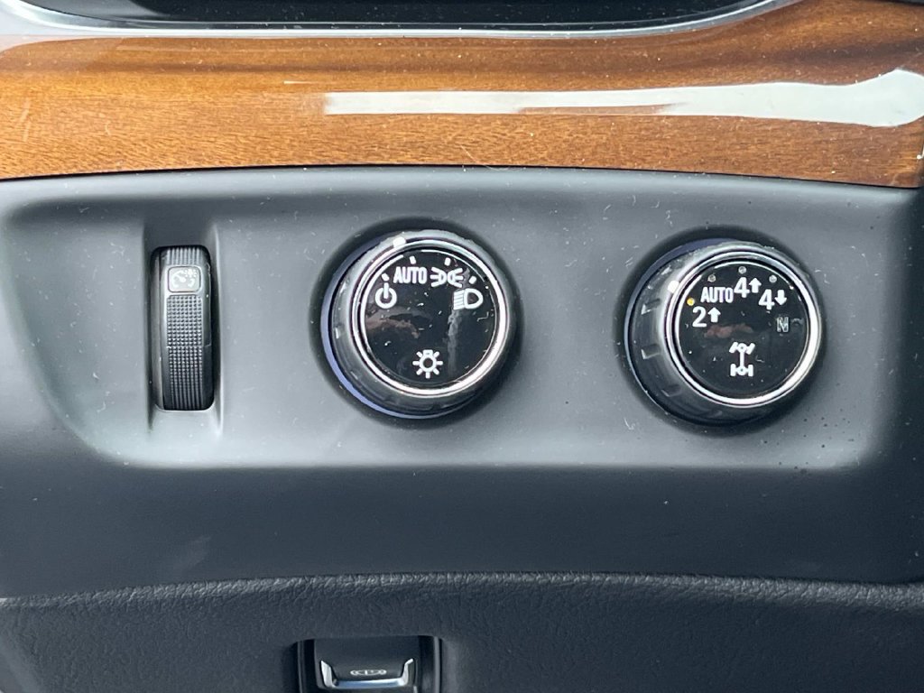 Used 2020 Cadillac Escalade ESV Premium Luxury w/ Escalade Sport Edition AWD/4WD image 40