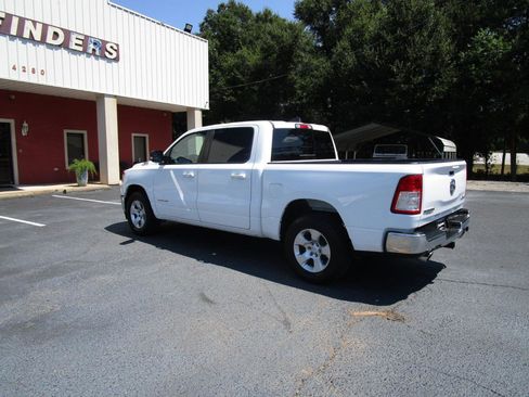 Used 2022 RAM 1500 Big Horn AWD/4WD image 3