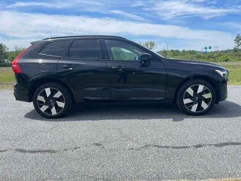 Used 2024 Volvo XC60 T8 Plus w/ Protection Package Premier AWD/4WD image 4