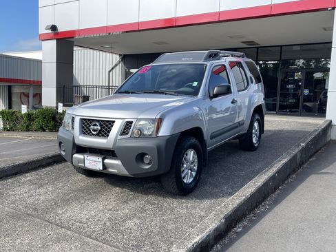 Used 2015 Nissan Xterra S AWD/4WD image 3