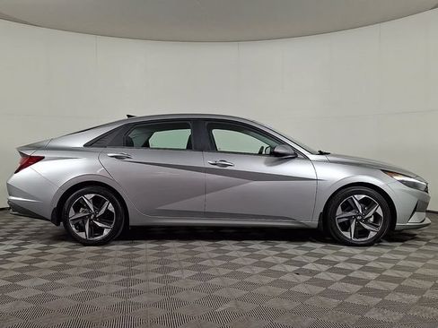 Used 2023 Hyundai Elantra SEL w/ Convenience Package FWD image 10