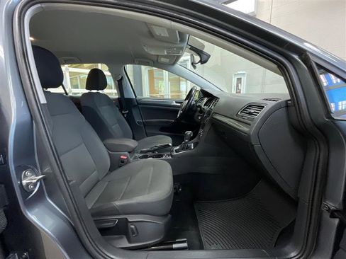 Used 2018 Volkswagen Golf S image 24