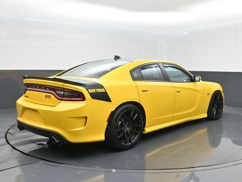 Used 2017 Dodge Charger R/T RWD image 7