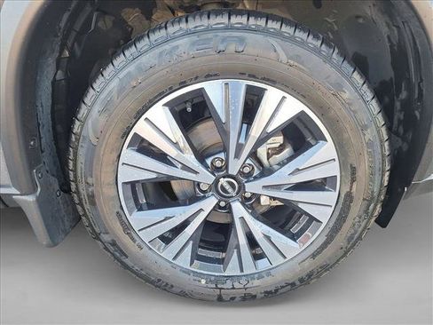 Used 2023 Nissan Rogue SV FWD image 19