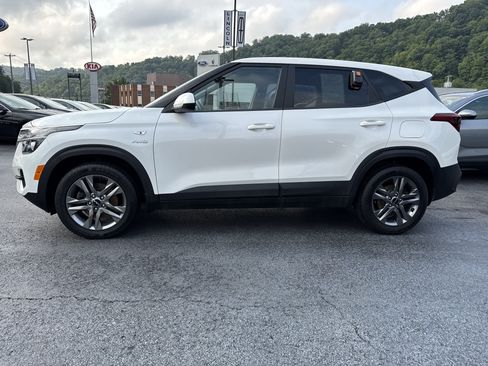 Used 2023 Kia Seltos LX AWD/4WD image 4