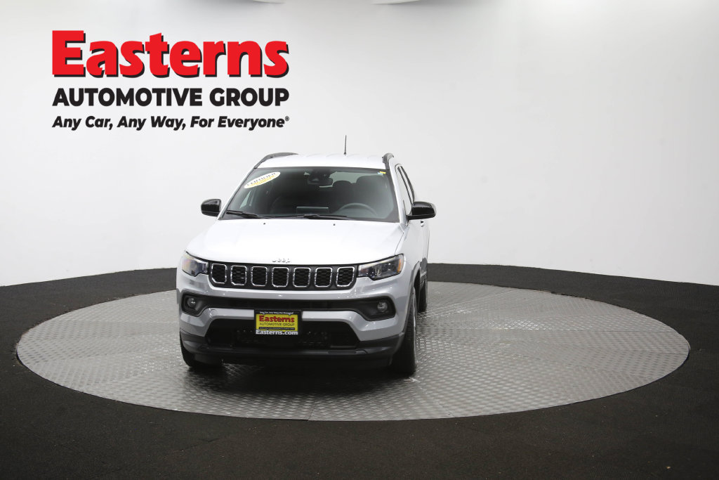 Used 2024 Jeep Compass Latitude AWD/4WD image 56