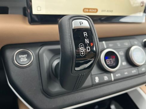 Used 2025 Land Rover Defender 110 S image 20