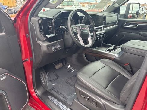 Used 2025 GMC Sierra 3500 SLT w/ SLT Premium Package AWD/4WD image 17