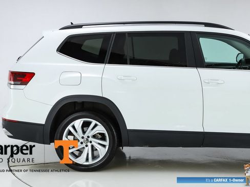 Used 2023 Volkswagen Atlas SE w/ Panoramic Sunroof Package FWD image 11