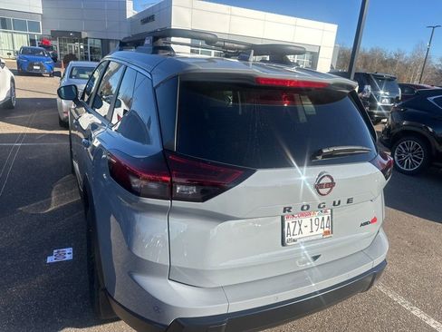 Used 2025 Nissan Rogue SV w/ Rock Creek Premium Package image 15