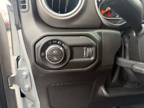 Used 2023 Jeep Gladiator Rubicon w/ Cold Weather Group image 20