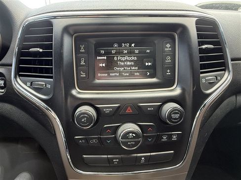 Used 2015 Jeep Grand Cherokee Laredo w/ Quick Order Package 23E AWD/4WD image 10