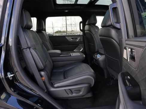 Used 2025 INFINITI QX80 Autograph w/ Autograph Exterior Package image 21