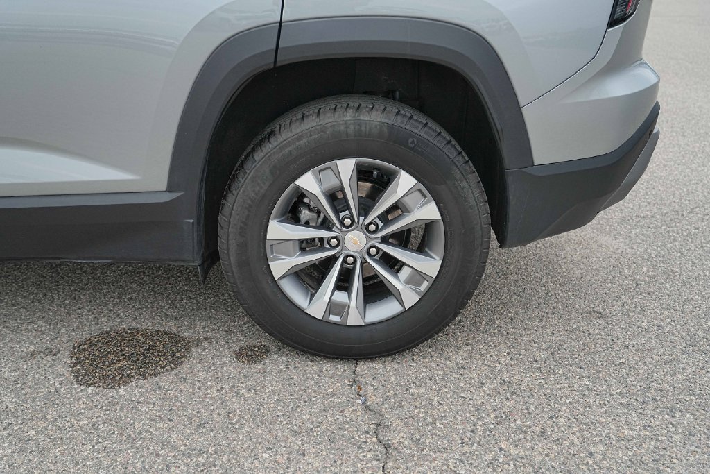 Used 2026 Chevrolet Equinox LT AWD/4WD image 14