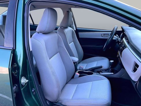 Used 2016 Toyota Corolla LE FWD image 8