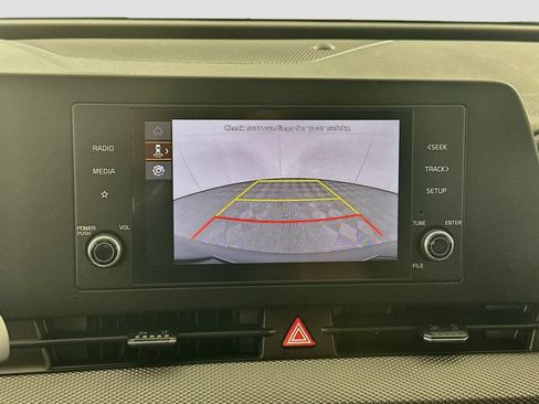 Used 2025 Kia Sportage LX FWD image 21
