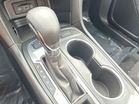 Used 2022 Chevrolet Equinox LT image 24